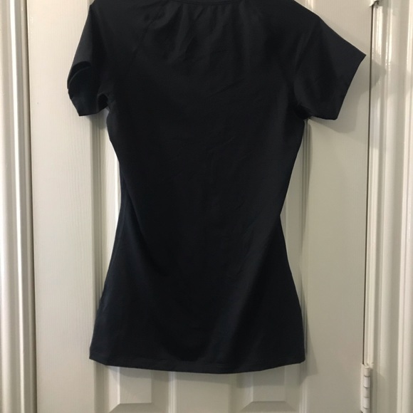 Nike Pro Women’s Dri-Fit top - Picture 2 of 2